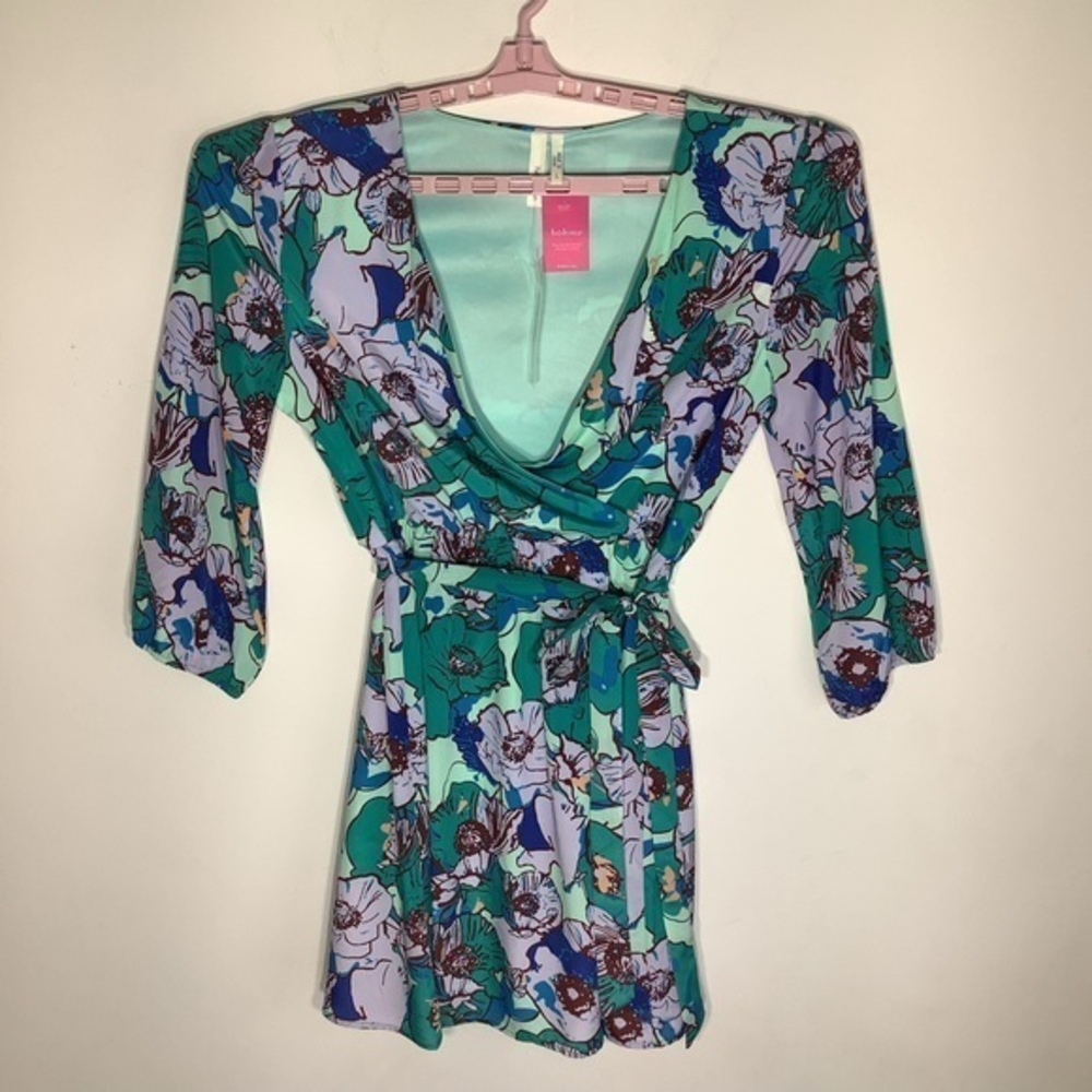 Hello Miss Womens Wrap Dress Green With Floral Design Sz L NWT.